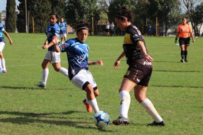 Fútbol Femenino: Igualdad entre Almirante Brown y Deportivo Merlo en el debut