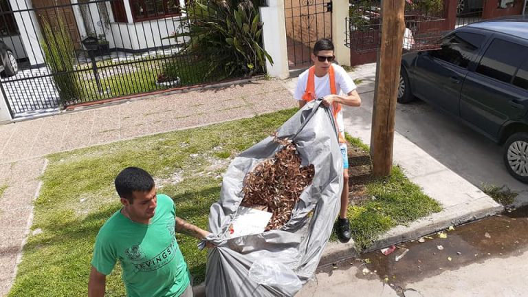 La 2015 sigue con su trabajo militante manteniendo libre de basura a Merlo