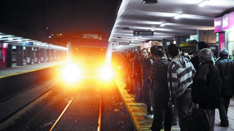 Vuelven los servicios nocturnos al Ferrocarril Sarmiento
