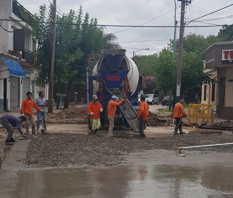 El Municipio de Merlo repavimenta y reconstruye calles en San Antonio de Padua