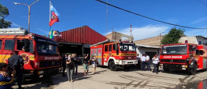Virrey del Pino: Los bomberos de La Matanza presentaron sus nuevas unidades