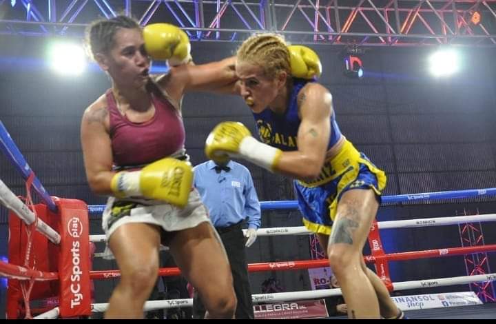 Noche de boxeo en Santa Fe: “La Chuky” Alaniz venció por nocaut a Daniela Molina