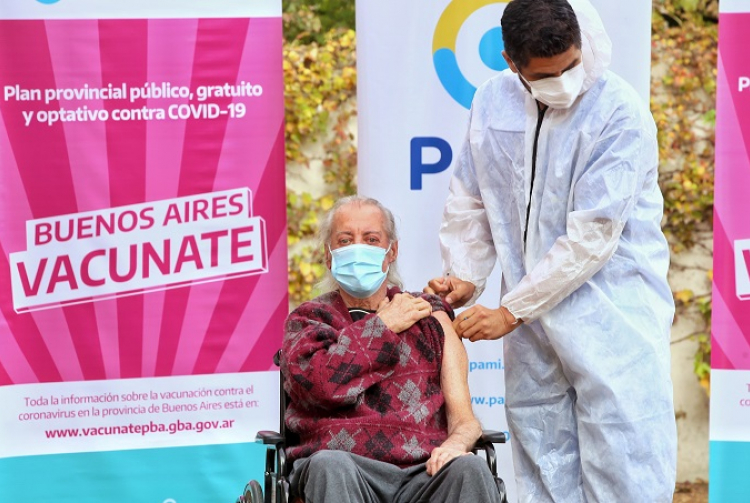 Vacunación libre para grupos priorizados sin límite de edad en la Provincia de Buenos Aires