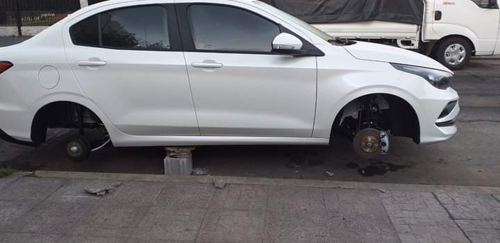 Raid delictivo de roba ruedas en Ramos Mejía