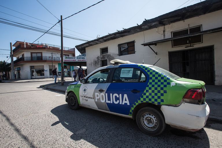 Villa Madero: Denuncian a una oficial de policía por causar siniestros con un móvil