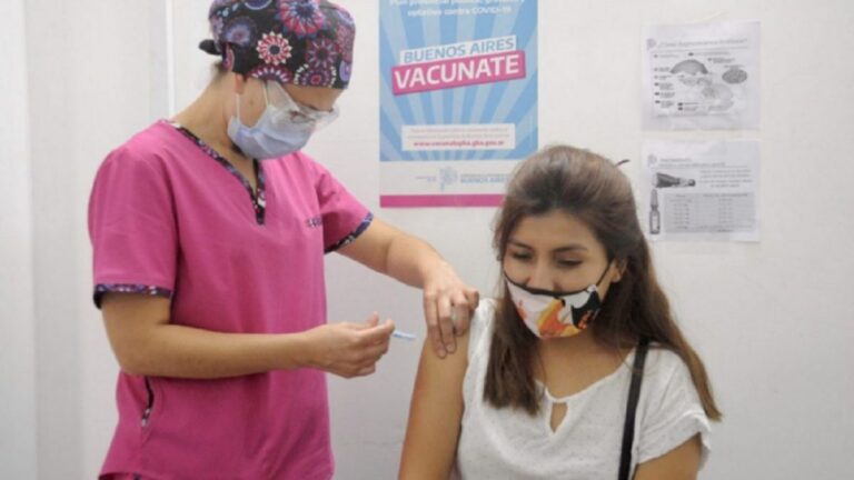 Vacunación en Buenos Aires: Comenzó la tercera dosis libre para mayores de 12 años