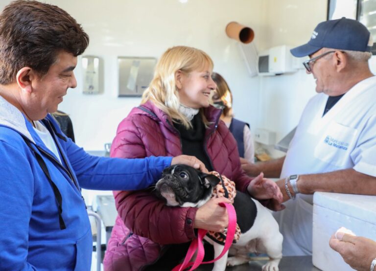 Día del animal en La Matanza: Espinoza participó de una jornada de bienestar para mascotas