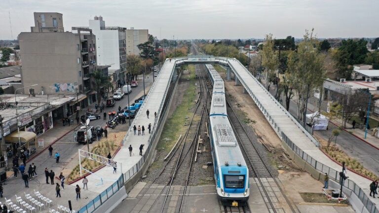 Línea Sarmiento: Inauguraron un nuevo puente modular en Moreno