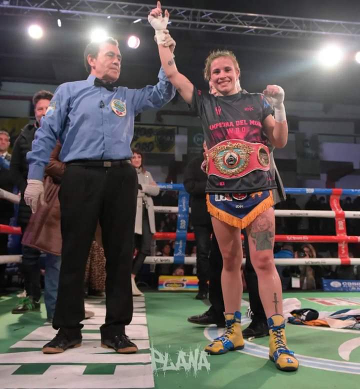 Noche de boxeo en Merlo: Celeste Alaniz es la nueva campeona mundial de la categoría mosca