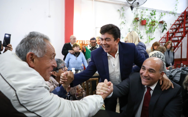 Espinoza y Manzur participaron de un encuentro con jubilados en La Matanza