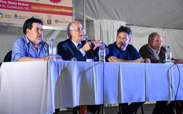 Merlo: Jorge Taiana participó de la Feria del Libro 