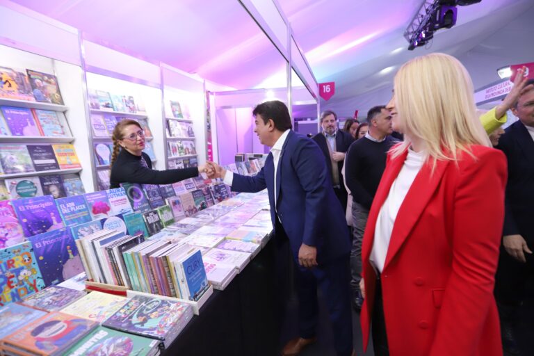 Fernando Espinoza encabezó la inauguración de la XV Feria del Libro de La Matanza