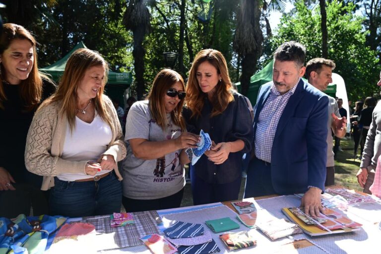 Merlo: Menéndez y Tolosa Paz entregaron herramientas a emprendedores merlenses
