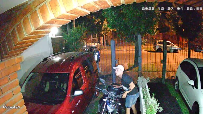 Robaron una moto en Ciudad Madero: Identifican a los ladrones