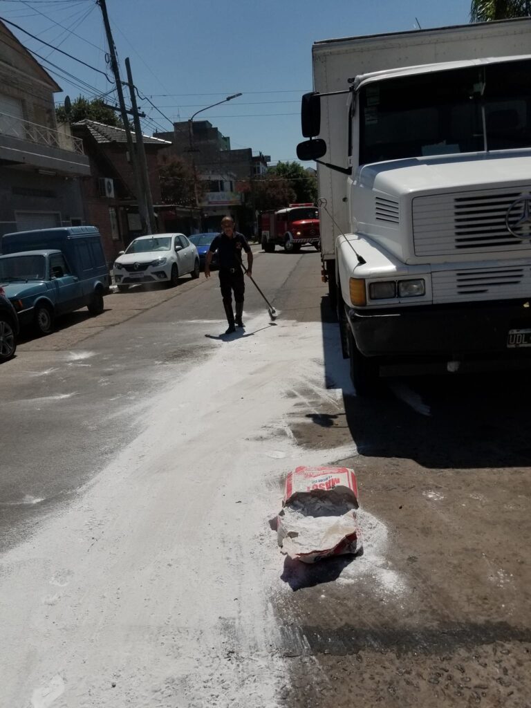 Tapiales: Denunciaron pérdida de combustible de un camión abandonado en Altolaguirre