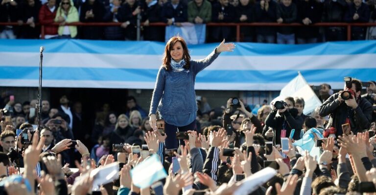 Militantes han manifestado su apoyo a Cristina Kirchner de cara al acto del 25 de mayo