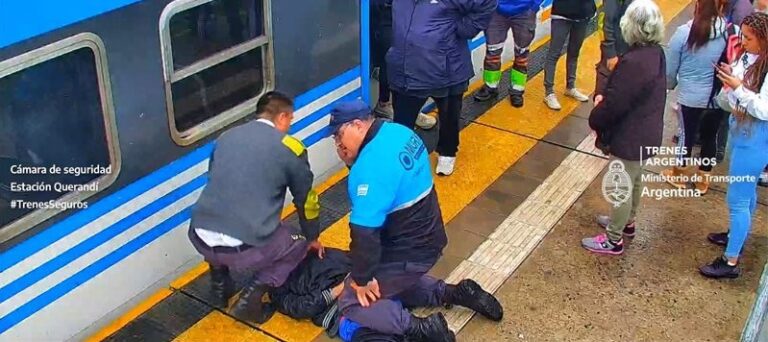 Ciudad Evita: Intentaron robarle el celular a un pasajero en la estación Querandí