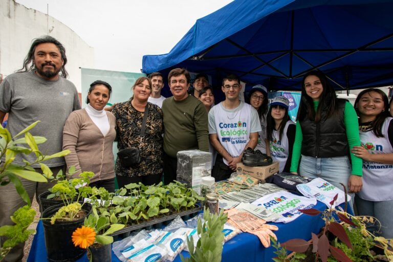 El Municipio de La Matanza entregó kits ecológicos a escuelas y jardines de infantes
