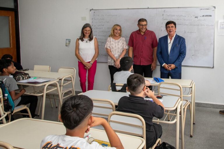 La Matanza: Espinoza participó de la inauguración de la Escuela N°103